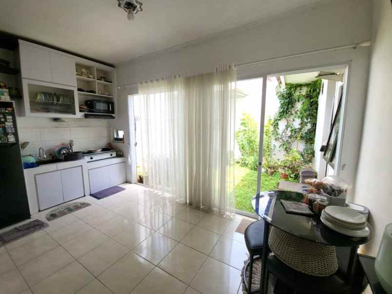 dijual rumah cluster aralia harapan