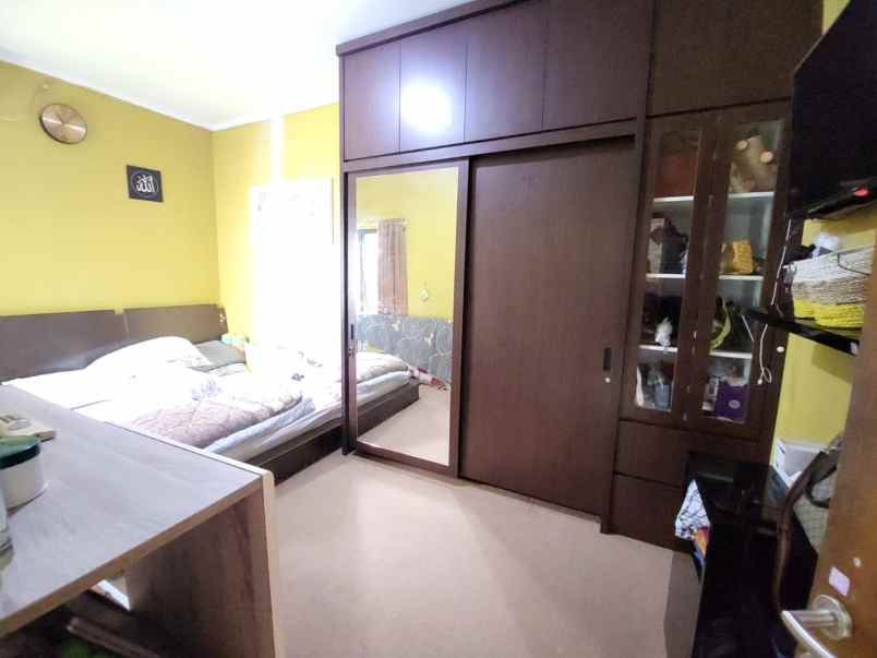 dijual rumah cluster aralia harapan