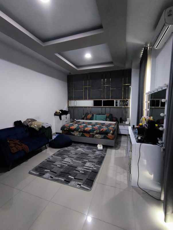 dijual rumah cluster istana sudirman