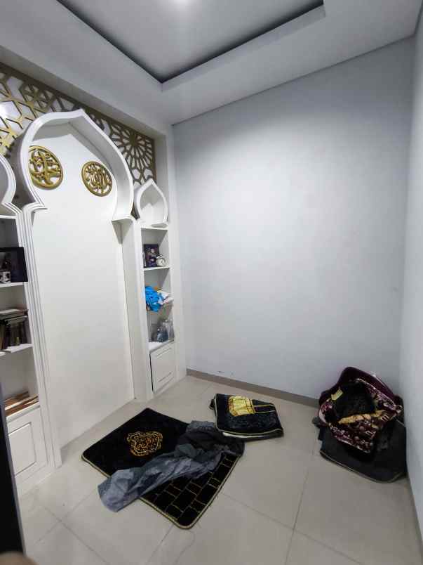 dijual rumah cluster istana sudirman