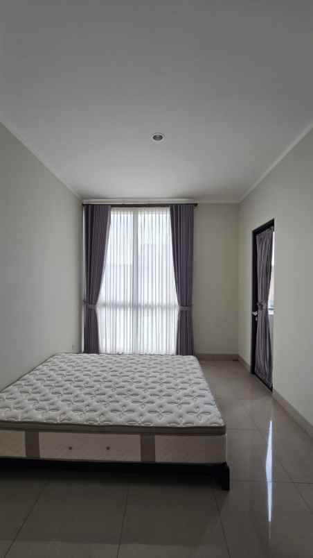 dijual rumah cluster magenta summarecon