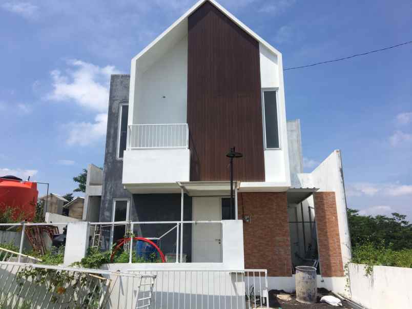 dijual rumah cluster mountana hills bringin