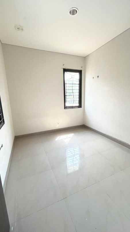 dijual rumah cluster nusaloka bsd city