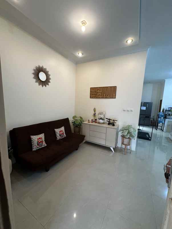 dijual rumah cluster parahyangan citalang