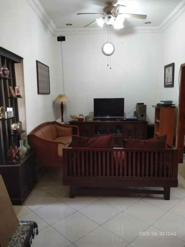 dijual rumah daerah buah batu 1 75m