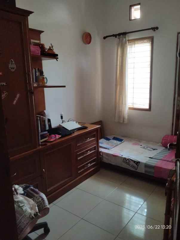 dijual rumah daerah buah batu 1 75m