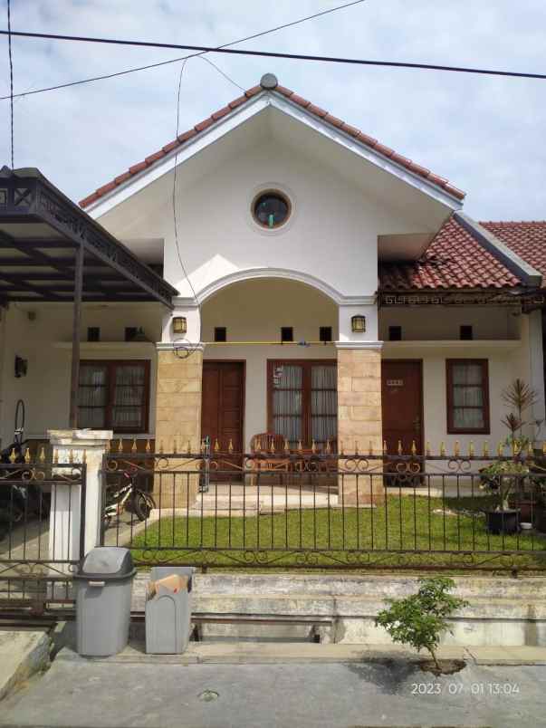 dijual rumah daerah buah batu 1 75m