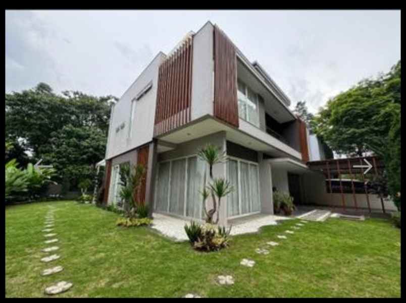 dijual rumah dago