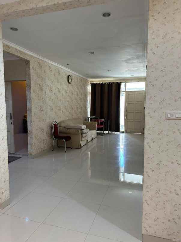 dijual rumah darmo harapan indah tandes