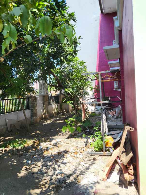 dijual rumah darmo permai