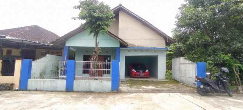 dijual rumah depan new merapi resto gayamprit klaten