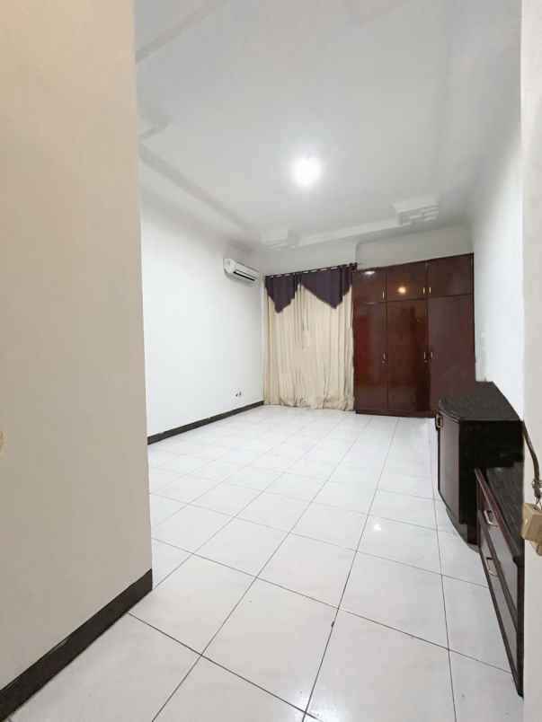 dijual rumah dharmahusada