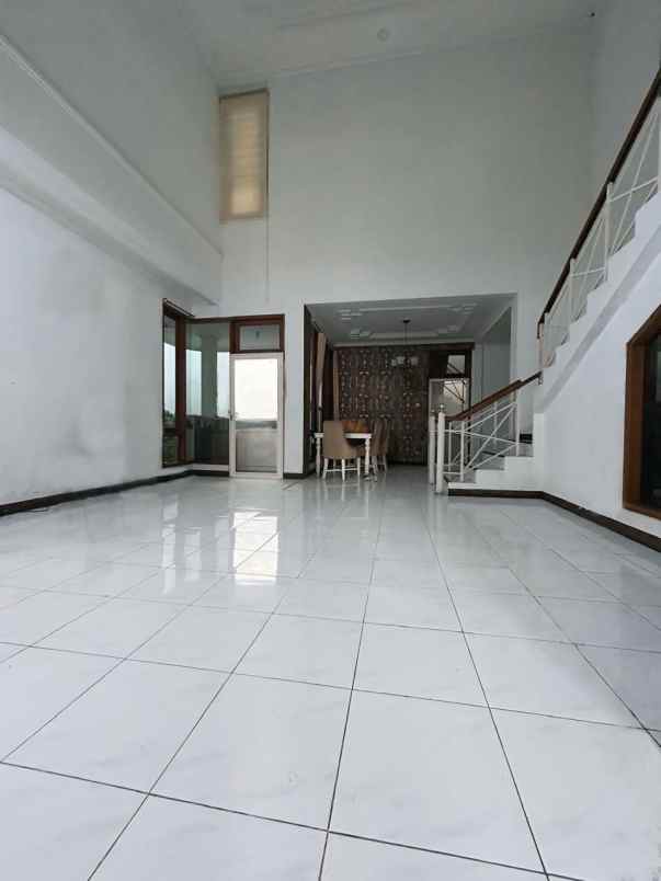 dijual rumah dharmahusada