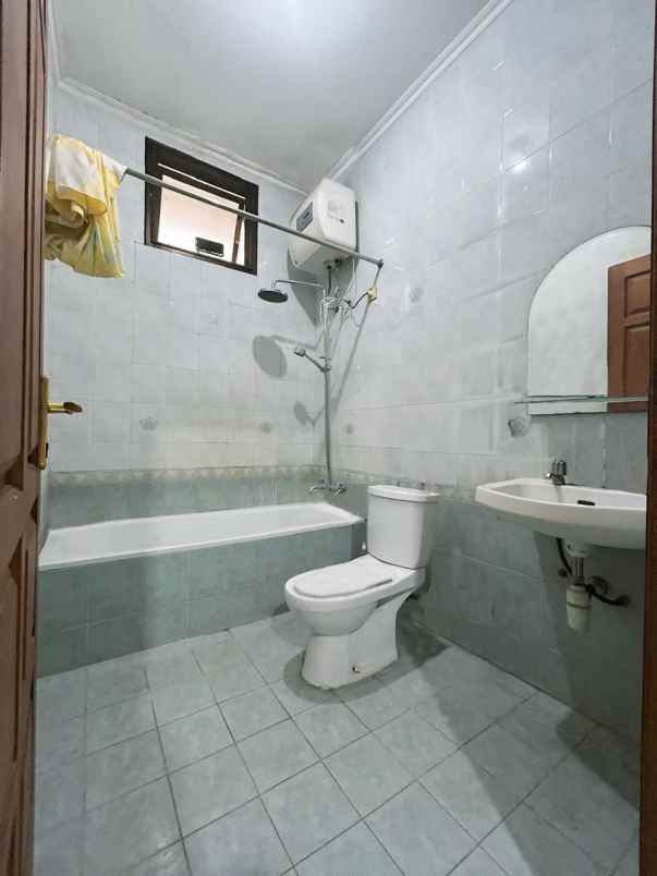 dijual rumah dharmahusada