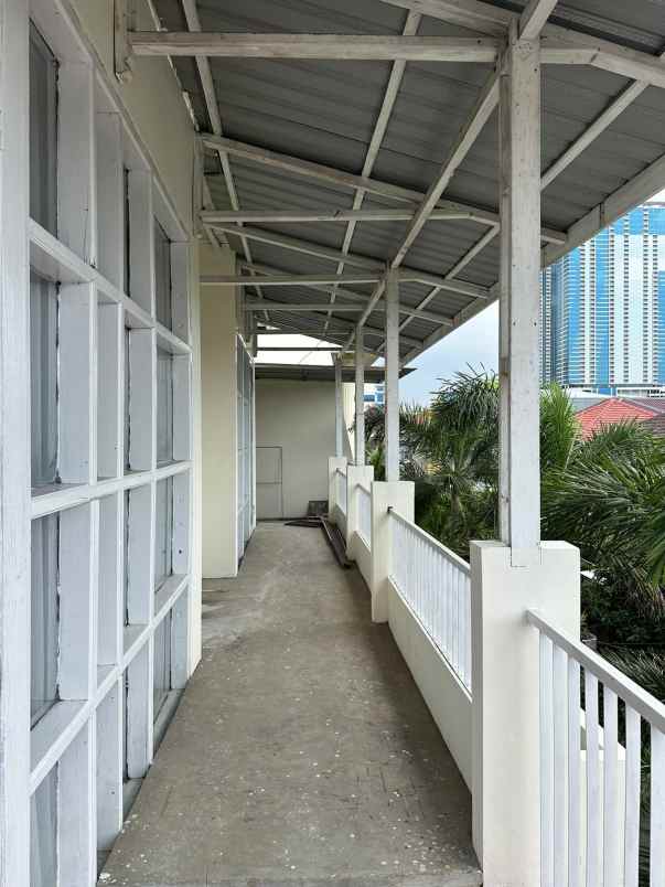 dijual rumah dharmahusada permai