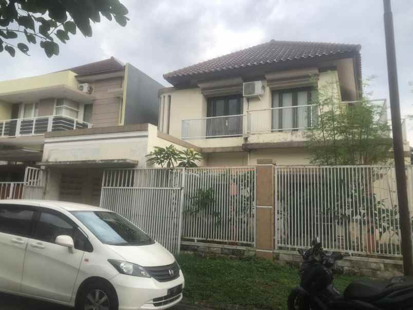 dijual rumah di araya dekat kampus dan