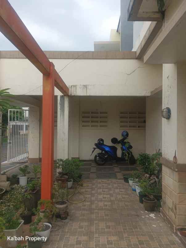 dijual rumah di araya dekat kampus dan