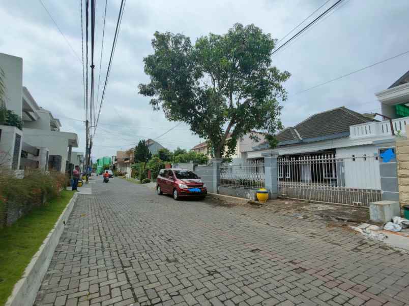 dijual rumah di jalan dewandaru