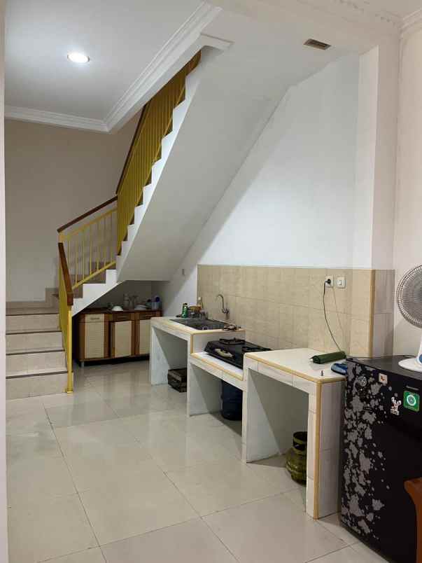 dijual rumah di kranggan permai cibubur