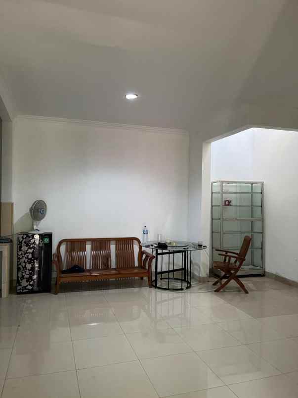 dijual rumah di kranggan permai cibubur