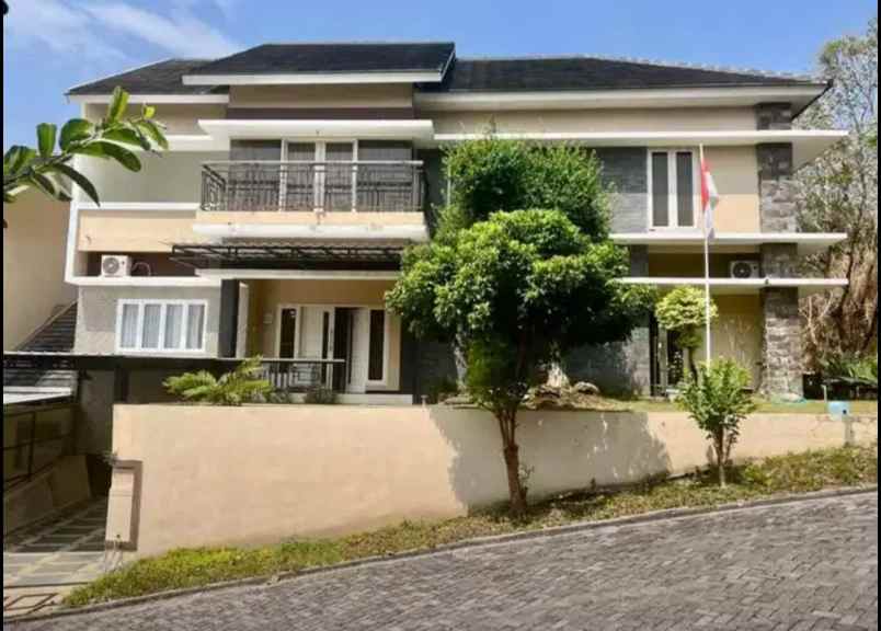 dijual rumah di pandanaran hills semarang