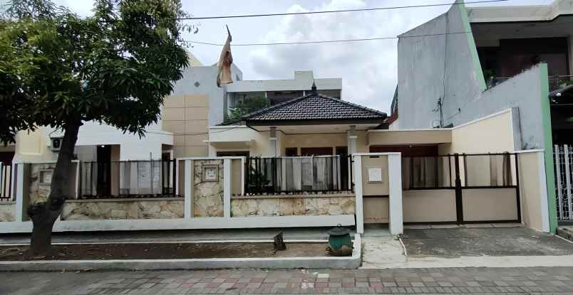 dijual rumah di perum bintang diponggo surabaya