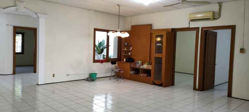 dijual rumah di perum bintang diponggo surabaya