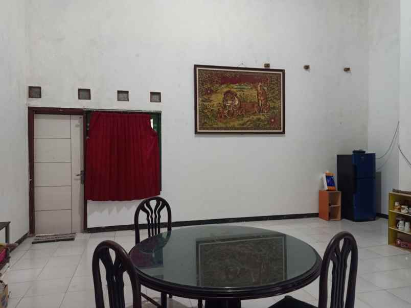 dijual rumah di polehan