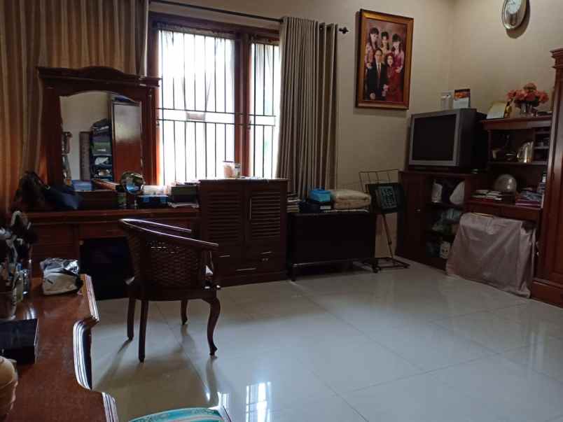 dijual rumah di turangga bandung pusat