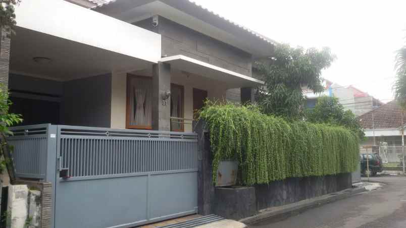 dijual rumah di turangga bandung pusat