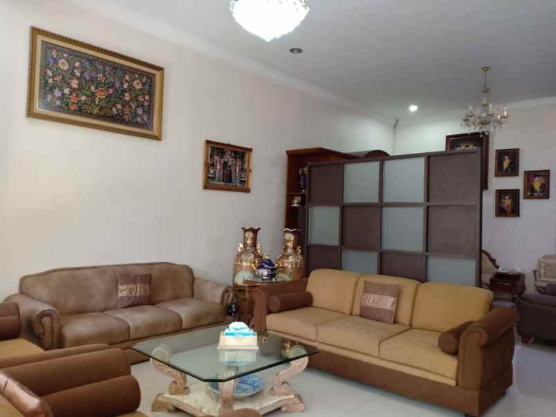 dijual rumah di turangga bandung pusat