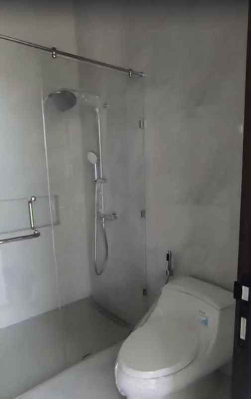 dijual rumah district 9 citralan utama