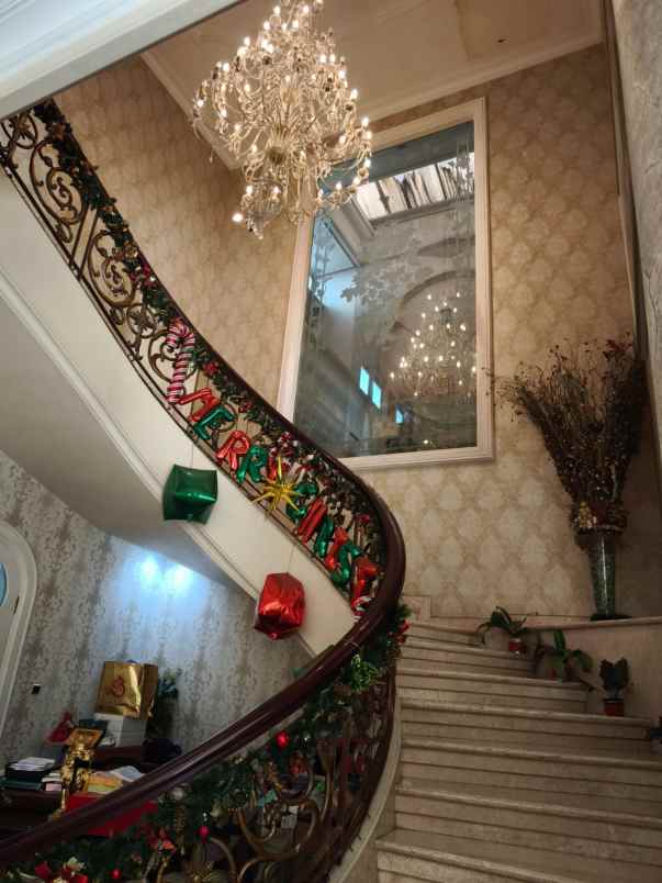 dijual rumah dukuh kupang