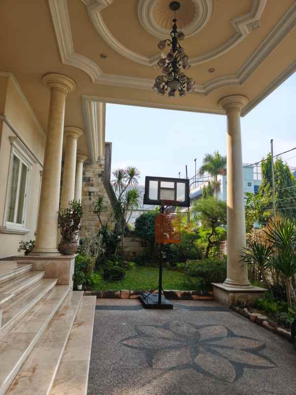 dijual rumah dukuh kupang