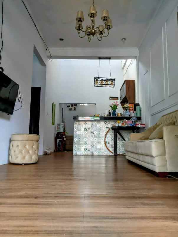 dijual rumah duren seribu