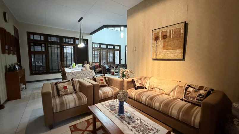 dijual rumah eramas 2000 real estate