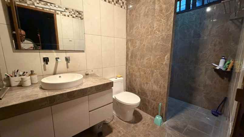 dijual rumah eramas 2000 real estate