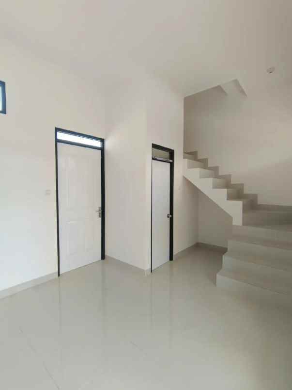 dijual rumah g land ciwastra park