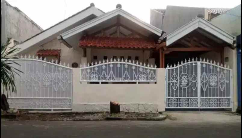 dijual rumah gamprit jatiwaringin jati
