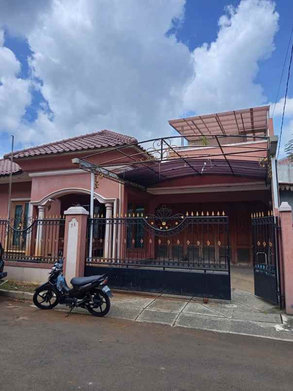 dijual rumah gedong