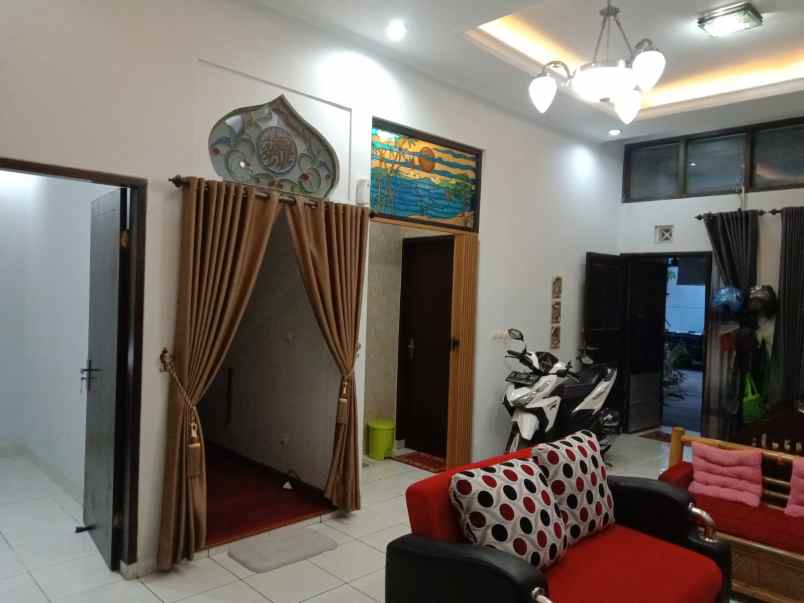 dijual rumah gempol sari