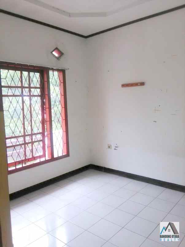 dijual rumah gerlong tonggoh