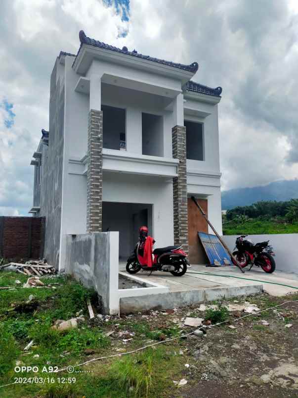 dijual rumah graha arna