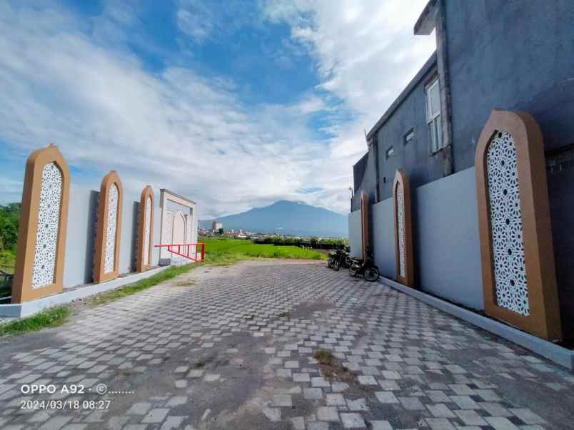 dijual rumah graha arna