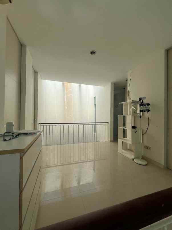 dijual rumah graha famili