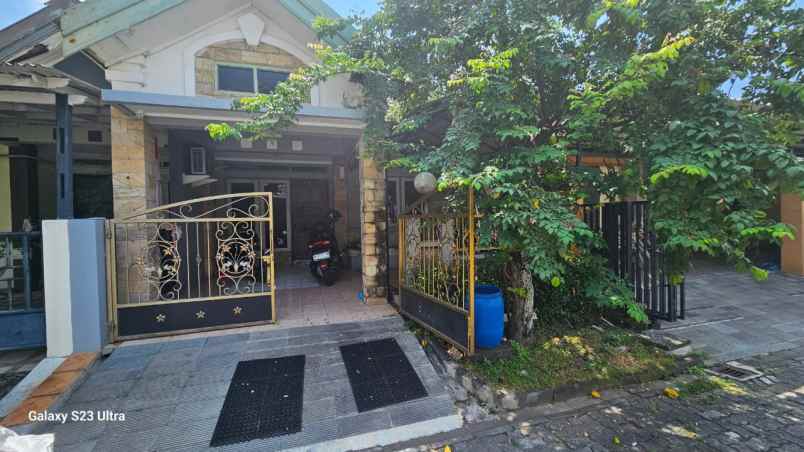 dijual rumah graha padma