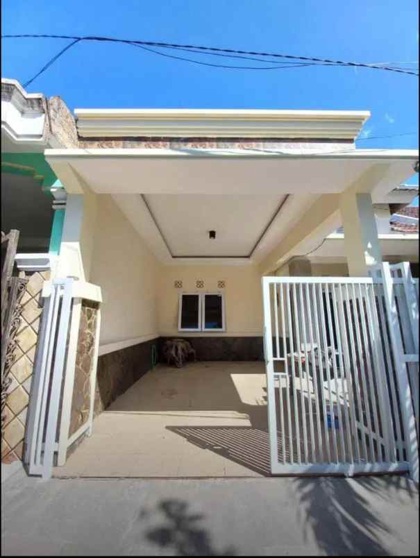 dijual rumah graha tirta waru