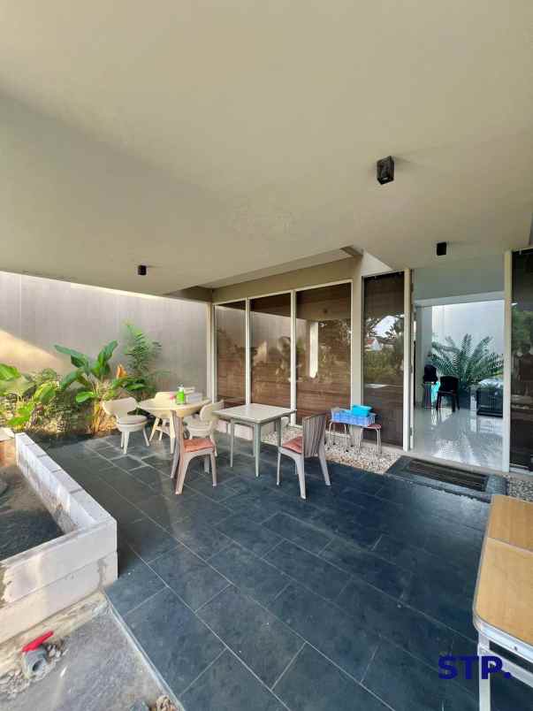 dijual rumah grand peninsula park