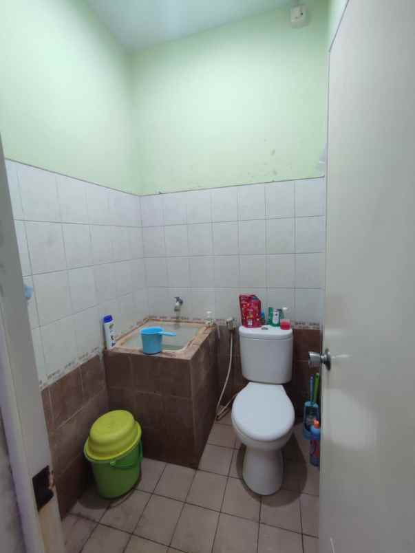 dijual rumah green semanggi osbornia