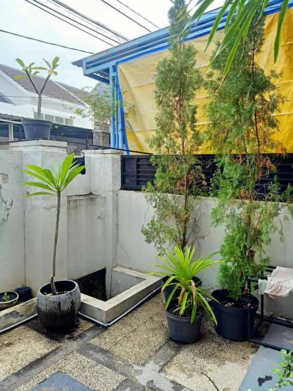 dijual rumah green semanggi osbornia